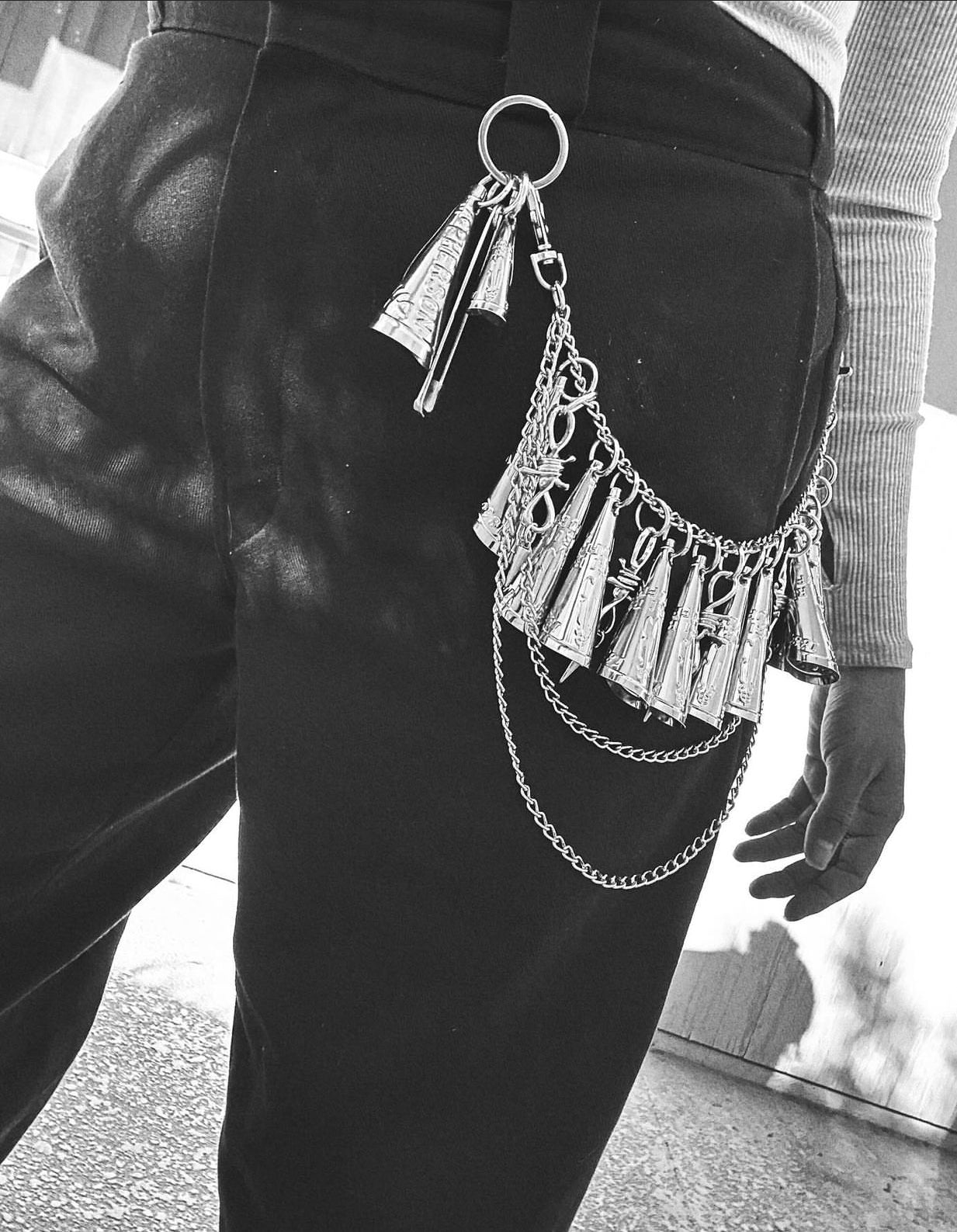33 cm Layered Jingle Chain with Barbed Wire Charms and Sterling Silver Spikes