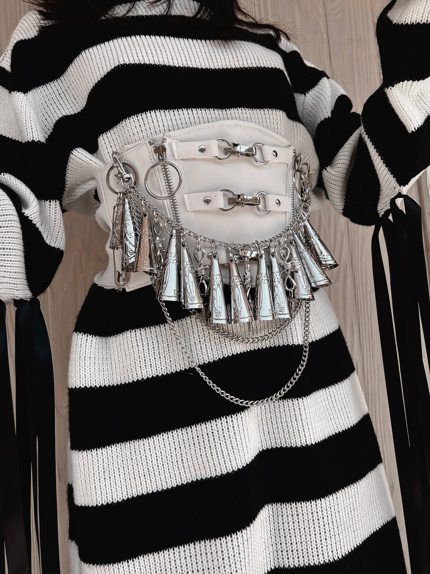 33 cm Layered Jingle Chain with Barbed Wire Charms and Sterling Silver Spikes