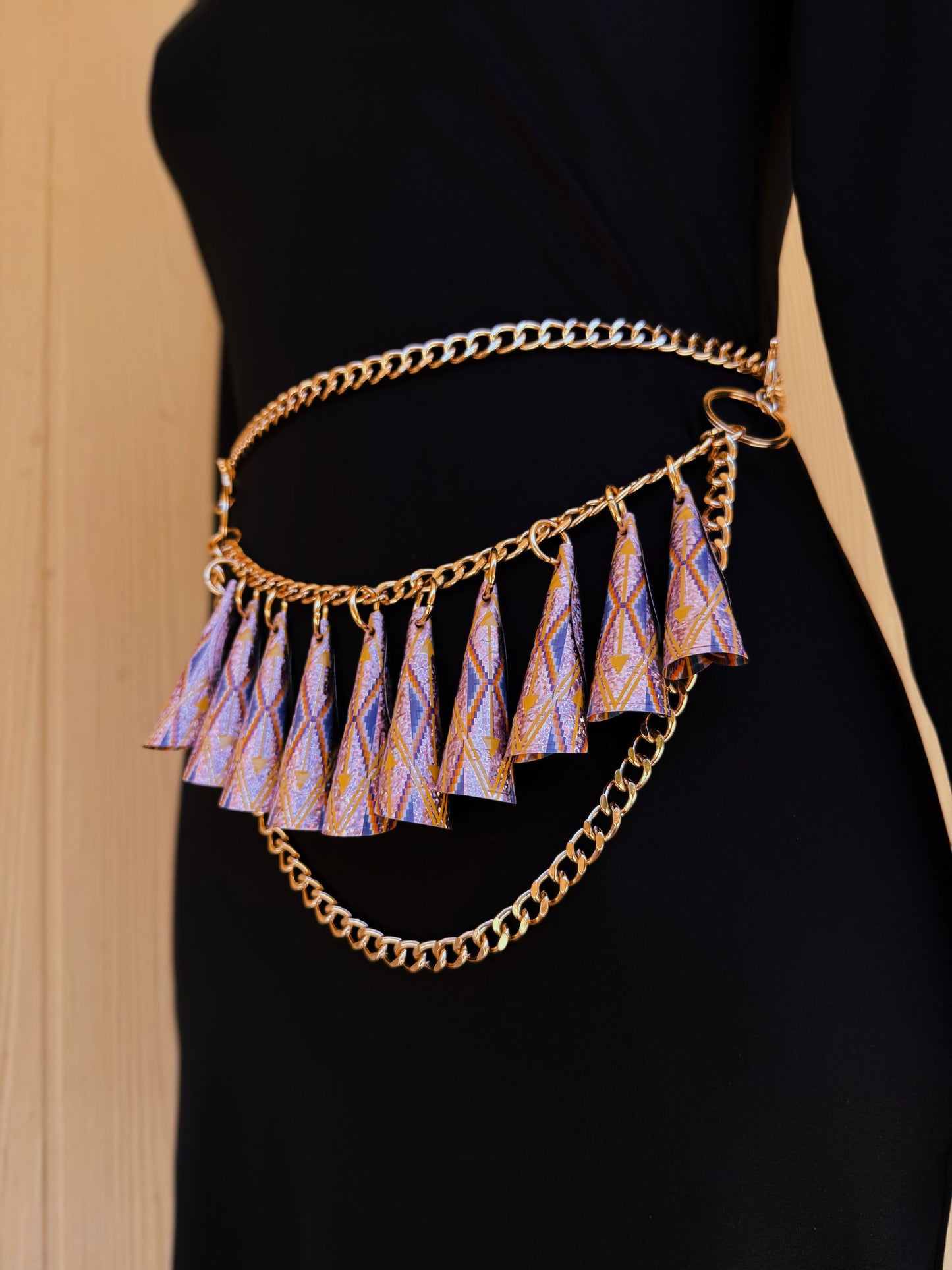 Minimal Geometric Jingle Chain