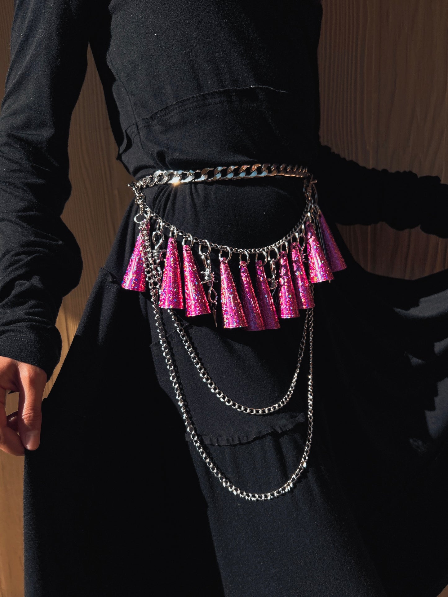 33 cm Pink Glitter Layered Chain With Barbed Wire Charms and Spikes
