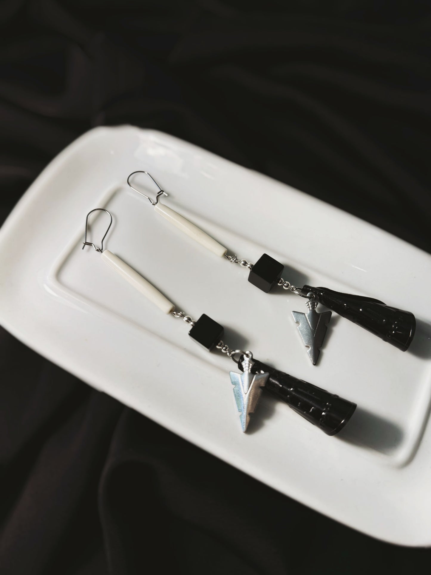 One off set • Bone and black onyx cubes with arrowhead charms