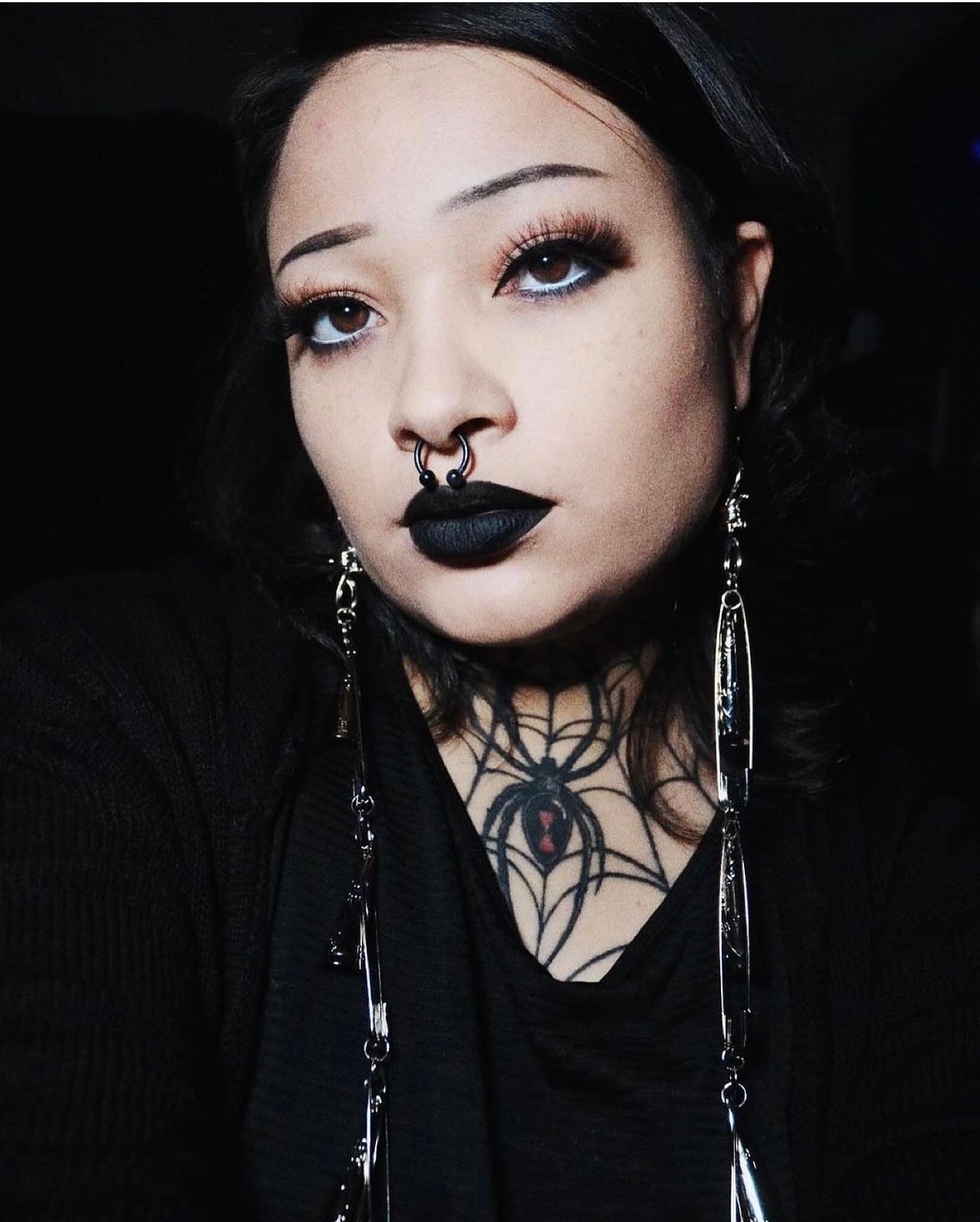 Safety pin clearance septum ring